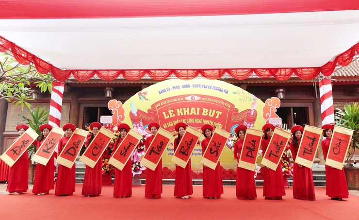 Xã Thường Tín trang trọng tổ chức Lễ khai bút và sản xuất các làng nghề truyền thống đầu Xuân Bính Ngọ 2026- Ảnh 9.