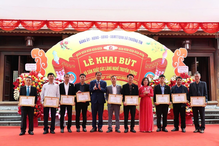 Xã Thường Tín trang trọng tổ chức Lễ khai bút và sản xuất các làng nghề truyền thống đầu Xuân Bính Ngọ 2026- Ảnh 10.