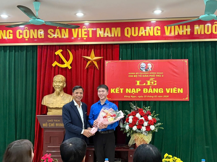 THANH NIÊN TRẦN MINH ĐỨC XUNG PHONG TÌNH NGUYỆN SẴN SÀNG LÊN ĐƯỜNG NHẬP NGŨ BẢO VỆ TỔ QUỐC- Ảnh 5.