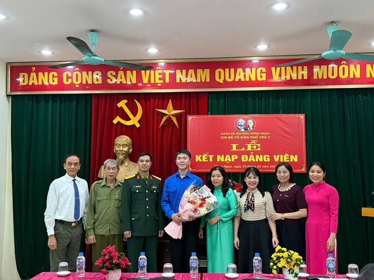 THANH NIÊN TRẦN MINH ĐỨC XUNG PHONG TÌNH NGUYỆN SẴN SÀNG LÊN ĐƯỜNG NHẬP NGŨ BẢO VỆ TỔ QUỐC- Ảnh 1.