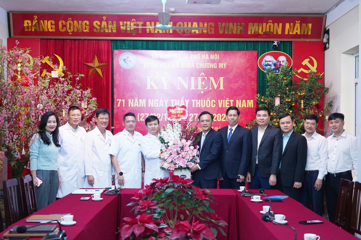 Phường Chương Mỹ thăm, chúc mừng các cơ sở y tế nhân kỷ niệm Ngày Thầy thuốc Việt Nam 27/2- Ảnh 2.
