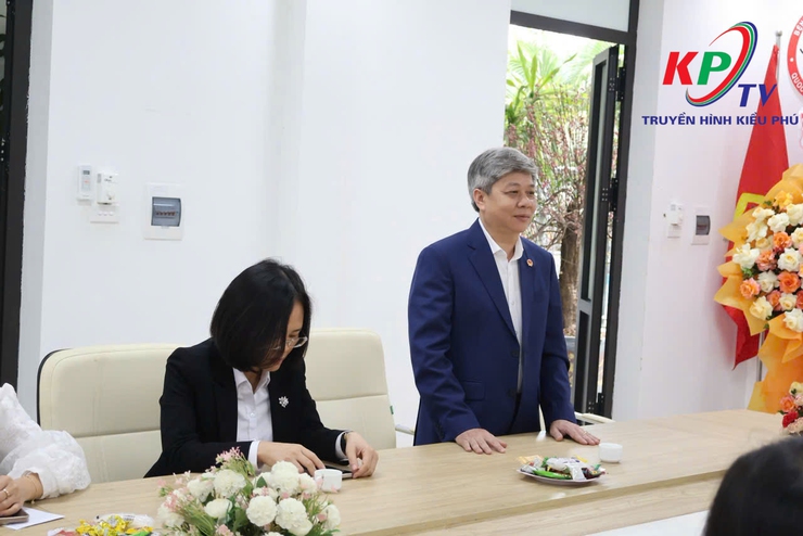 Lãnh đạo xã Kiều Phú chúc mừng Ngày Thầy thuốc Việt Nam 27/2- Ảnh 3.