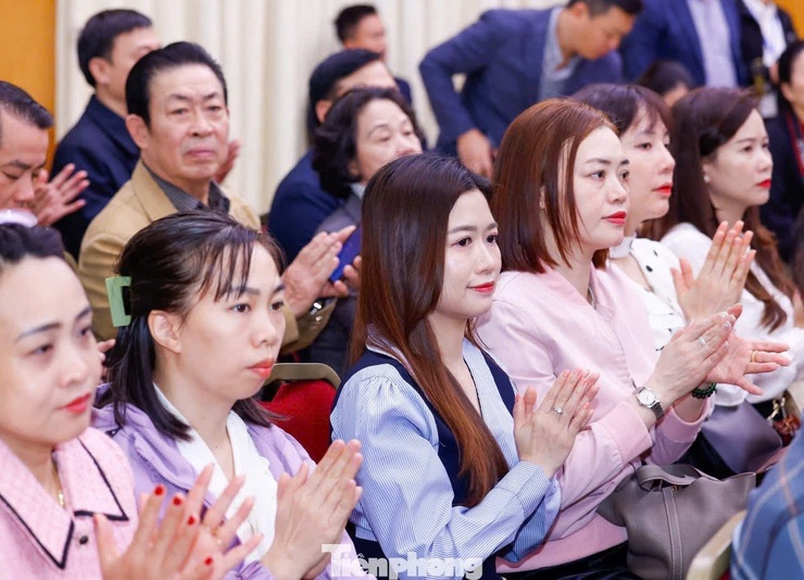 Tổng Bí thư Tô Lâm dự Hội nghị tiếp xúc giữa cử tri với người ứng cử Đại biểu Quốc hội- Ảnh 11.