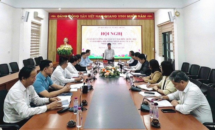 Ủy ban bầu cử xã Bát Tràng giao ban triển khai nhiệm vụ trọng tâm công tác bầu cử- Ảnh 1.