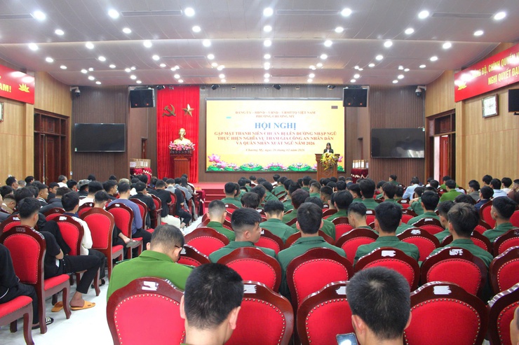 Chương Mỹ gặp mặt, động viên thanh niên lên đường nhập ngũ và quân nhân xuất ngũ năm 2026- Ảnh 1.