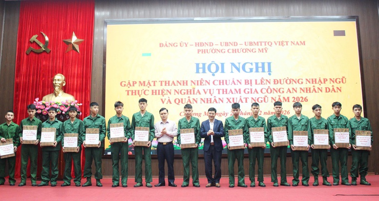 Chương Mỹ gặp mặt, động viên thanh niên lên đường nhập ngũ và quân nhân xuất ngũ năm 2026- Ảnh 10.
