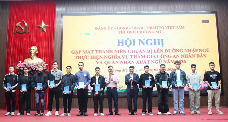 Chương Mỹ gặp mặt, động viên thanh niên lên đường nhập ngũ và quân nhân xuất ngũ năm 2026- Ảnh 13.