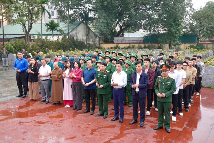 HỘI NGHỊ GẶP MẶT TẶNG QUÀ TÂN BINH LÊN ĐƯỜNG NHẬP NGŨ VÀ TẶNG QUÀ QUÂN NHÂN XUẤT NGŨ TRỞ VỀ ĐỊA PHƯƠNG NĂM 2026- Ảnh 18.