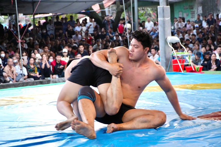 Bế mạc Hội vật truyền thống làng Bùng Xuân Bính Ngọ 2026- Ảnh 2.