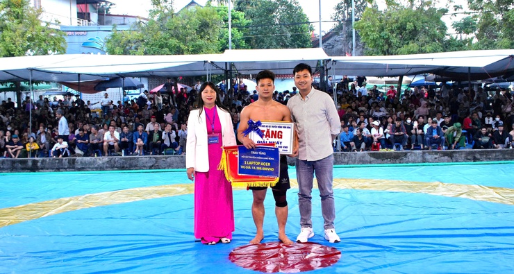 Bế mạc Hội vật truyền thống làng Bùng Xuân Bính Ngọ 2026- Ảnh 5.