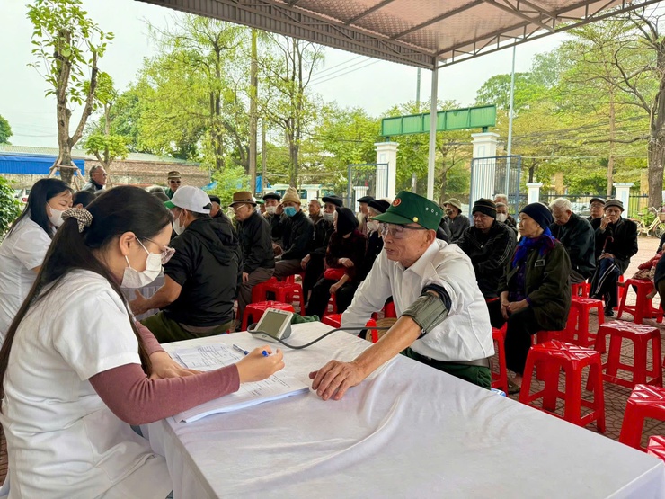 Tự hào những "thiên thần áo trắng" xã Tây Phương – Sáng y đức, trọn niềm tin- Ảnh 1.