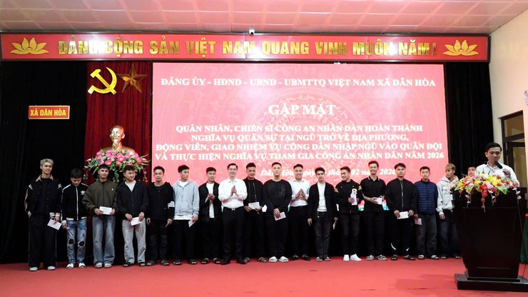 XÃ DÂN HÒA TỔ CHỨC GẶP MẶT QUÂN NHÂN XUẤT NGŨ, ĐỘNG VIÊN CÔNG DÂN NHẬP NGŨ NĂM 2026: Vinh dự – Tự hào – Trách nhiệm- Ảnh 7.