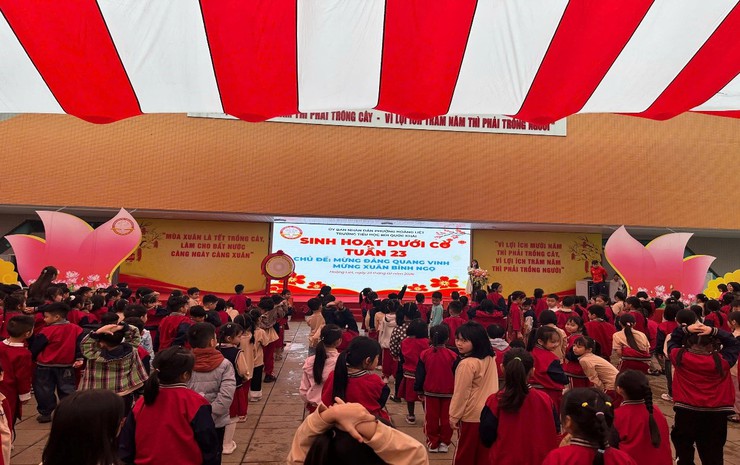 Trường Tiểu học Bùi Quốc Khái tổ chức sinh hoạt dưới cờ chào Xuân mới với chủ đề: “Mừng Đảng quang vinh, mừng xuân Bính Ngọ”- Ảnh 1.