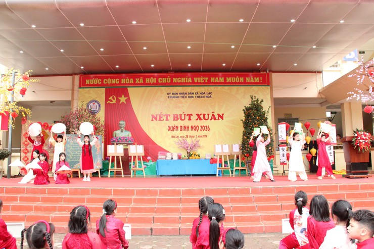 Trường Tiểu học Thạch Hòa tổ chức chương trình “Nét bút xuân” Xuân Bính Ngọ 2026- Ảnh 5.