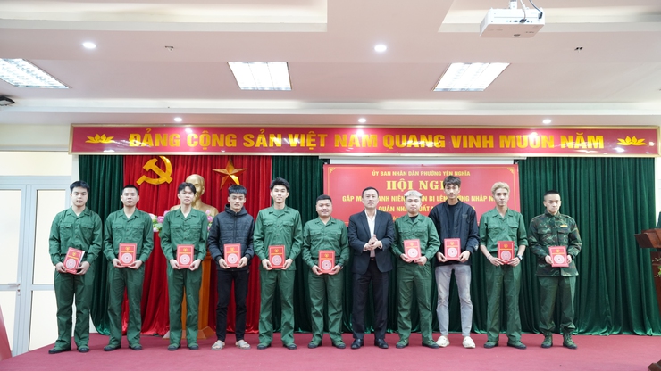 Phường Yên Nghĩa tổ chức gặp mặt thanh niên chuẩn bị lên đường nhập ngũ và quân nhân xuất ngũ năm 2026- Ảnh 2.
