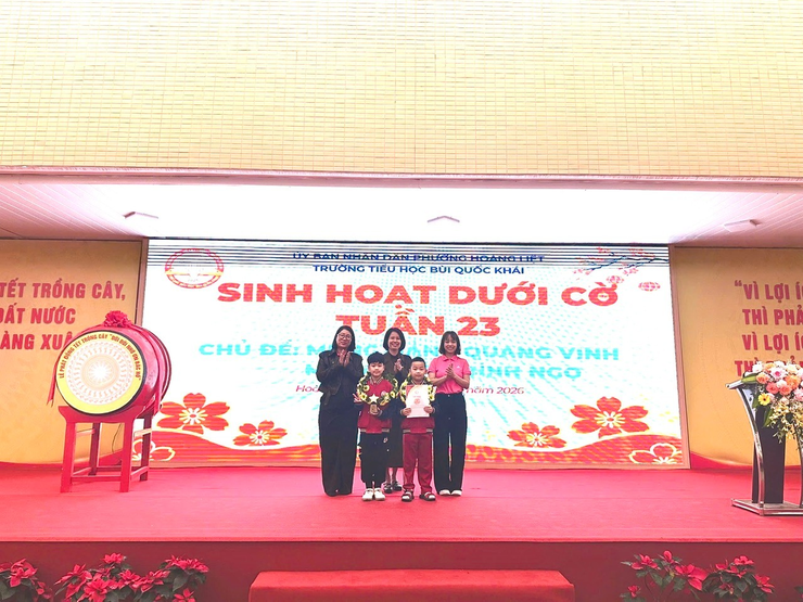 Trường Tiểu học Bùi Quốc Khái tổ chức sinh hoạt dưới cờ chào Xuân mới với chủ đề: “Mừng Đảng quang vinh, mừng xuân Bính Ngọ”- Ảnh 2.