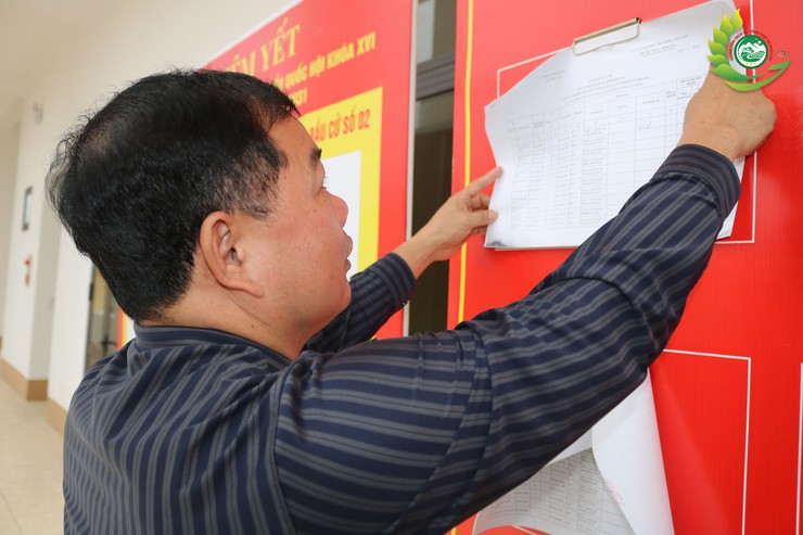 Đồng chí Nguyễn Quang Thắm – UVBTV, Chủ nhiệm Ủy ban Kiểm tra Đảng ủy xã làm trưởng đoàn kiểm tra công tác chuẩn bị bầu cử tại đơn vị bầu cử số 02- Ảnh 2.