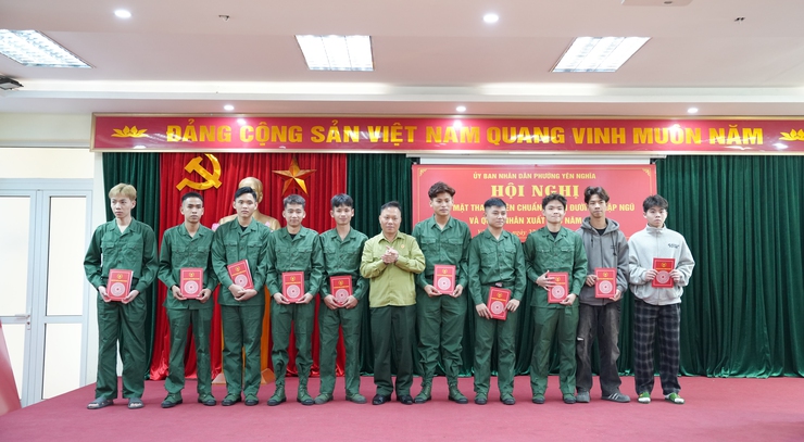 Phường Yên Nghĩa tổ chức gặp mặt thanh niên chuẩn bị lên đường nhập ngũ và quân nhân xuất ngũ năm 2026- Ảnh 3.