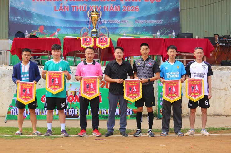Khai mạc Giải bóng đá Thanh niên làng Vĩnh Lộc năm 2026 – Sôi động ngày hội thể thao đầu xuân- Ảnh 5.