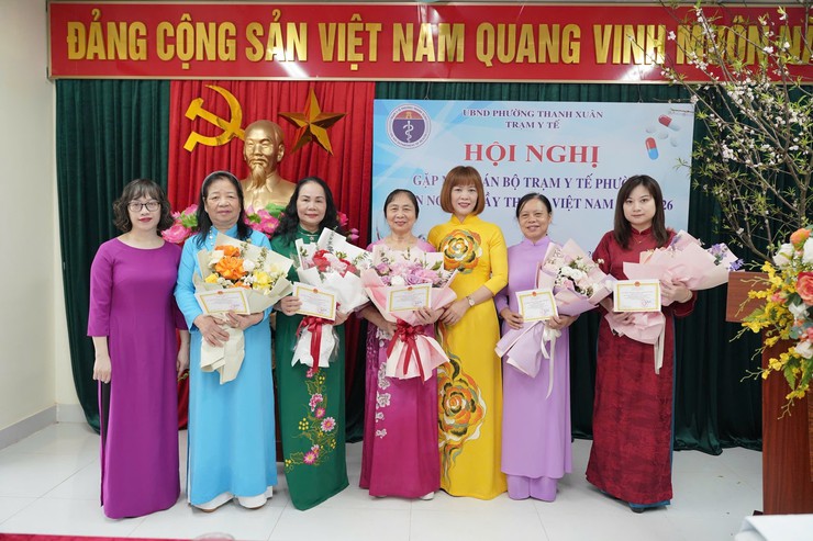 Trạm Y tế phường Thanh Xuân tổ chức Hội nghị gặp mặt cán bộ Trạm Y tế phường nhân Ngày Thầy thuốc Việt Nam 27/2/1955 - 27/2/2026- Ảnh 3.