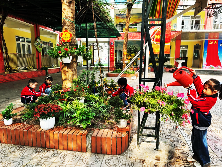 Thầy và trò Trường Tiểu học Hoàng Liệt tích cực tham gia Lễ phát động “Tết trồng cây đời đời nhớ ơn Bác Hồ” Xuân Bính Ngọ 2026 - Ảnh 5.