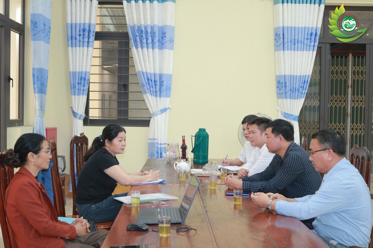 Đồng chí Nguyễn Quang Thắm – UVBTV, Chủ nhiệm Ủy ban Kiểm tra Đảng ủy xã làm trưởng đoàn kiểm tra công tác chuẩn bị bầu cử tại đơn vị bầu cử số 02- Ảnh 4.