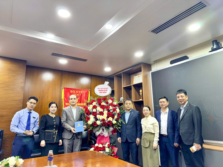 PHƯỜNG BỒ ĐỀ CHÚC MỪNG CÁC ĐƠN VỊ Y TẾ NHÂN KỶ NIỆM 71 NĂM NGÀY THẦY THUỐC VIỆT NAM (27/02/1955 - 27/02/2026)- Ảnh 3.