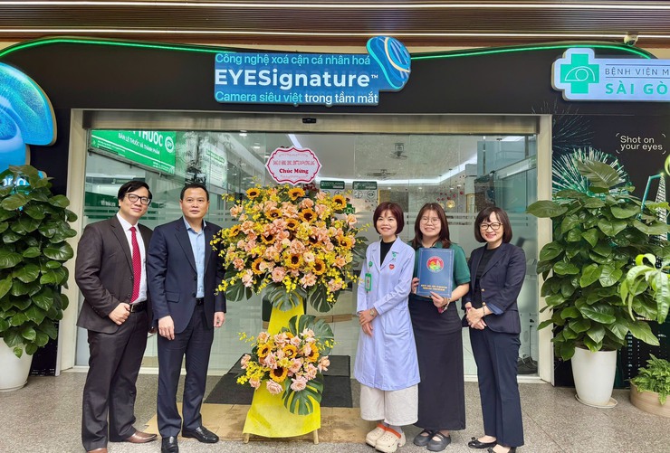 PHƯỜNG LÁNG TỔ CHỨC CÁC ĐOÀN THĂM, CHÚC MỪNG CÁC BỆNH VIỆN  NHÂN KỶ NIỆM 71 NĂM NGÀY THẦY THUỐC VIỆT NAM 27/2 - Ảnh 4.