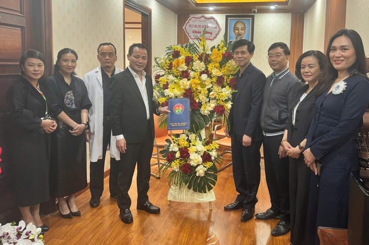 PHƯỜNG LÁNG TỔ CHỨC CÁC ĐOÀN THĂM, CHÚC MỪNG CÁC BỆNH VIỆN  NHÂN KỶ NIỆM 71 NĂM NGÀY THẦY THUỐC VIỆT NAM 27/2 - Ảnh 7.