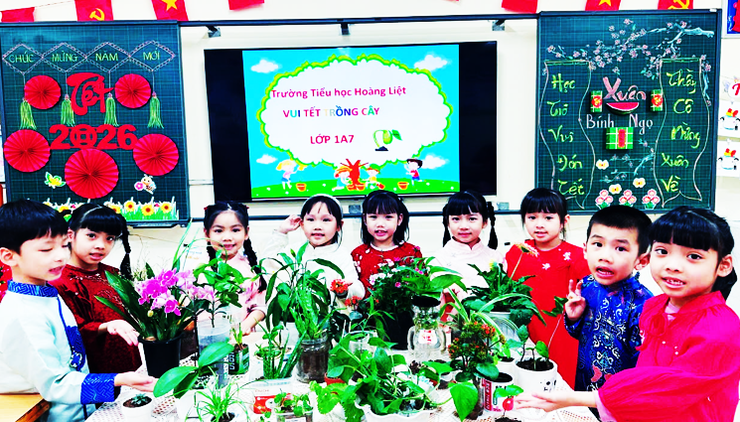 Thầy và trò Trường Tiểu học Hoàng Liệt tích cực tham gia Lễ phát động “Tết trồng cây đời đời nhớ ơn Bác Hồ” Xuân Bính Ngọ 2026 - Ảnh 7.