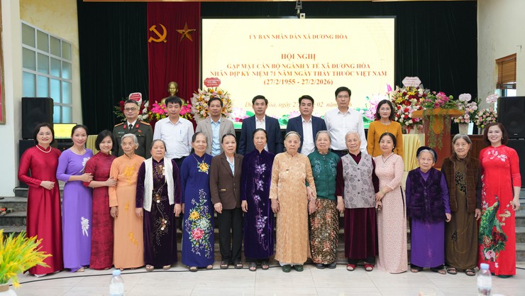 Xã Dương Hoà gặp mặt cán bộ ngành Y tế trên địa bàn nhân dịp kỷ niệm 71 năm ngày Thầy thuốc Việt Nam 27/02  - Ảnh 7.