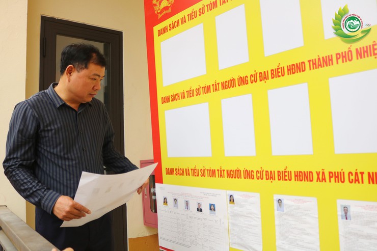 Đồng chí Nguyễn Quang Thắm – UVBTV, Chủ nhiệm Ủy ban Kiểm tra Đảng ủy xã làm trưởng đoàn kiểm tra công tác chuẩn bị bầu cử tại đơn vị bầu cử số 02- Ảnh 6.