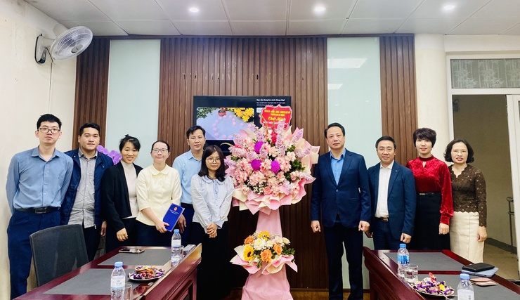 Lãnh đạo phường Hai Bà Trưng thăm, chúc mừng ngành Y tế nhân kỷ niệm Ngày Thầy thuốc Việt Nam 27/2- Ảnh 6.