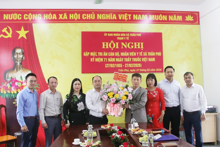 Xã Trần Phú tổ chức hội nghị gặp mặt tri ân nhân kỷ niệm 71 năm Ngày Thầy thuốc Việt Nam- Ảnh 1.