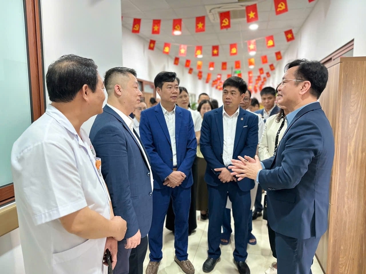 Lễ kí kết thoả thuận hợp tác giữa Bệnh viện Đa khoa Ba Vì và Trung tâm Chăm sóc và Phục hồi chức năng người tâm thần số 1 Hà Nội- Ảnh 2.