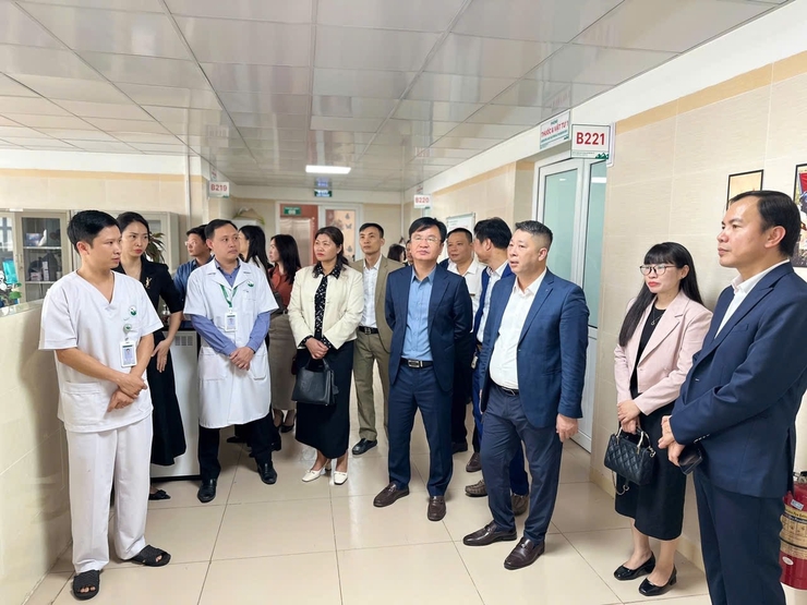 Lễ kí kết thoả thuận hợp tác giữa Bệnh viện Đa khoa Ba Vì và Trung tâm Chăm sóc và Phục hồi chức năng người tâm thần số 1 Hà Nội- Ảnh 3.