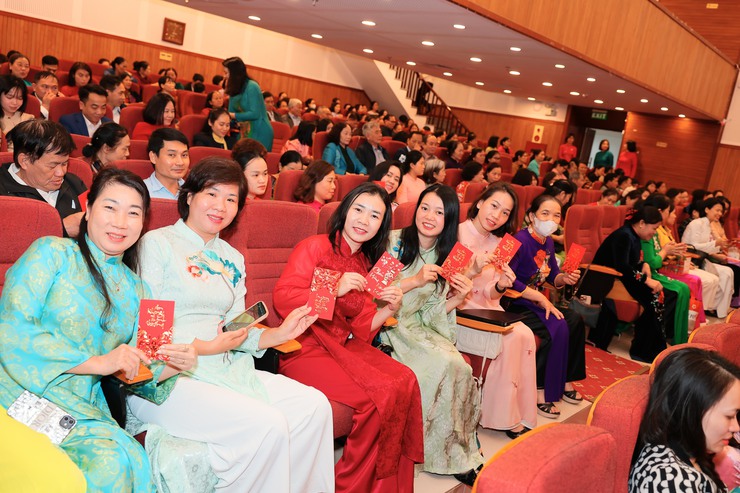 Phường Việt Hưng tổ chức Hội nghị kỷ niệm 71 năm Ngày Thầy thuốc Việt Nam (27/2/1955 – 27/2/2026)- Ảnh 14.