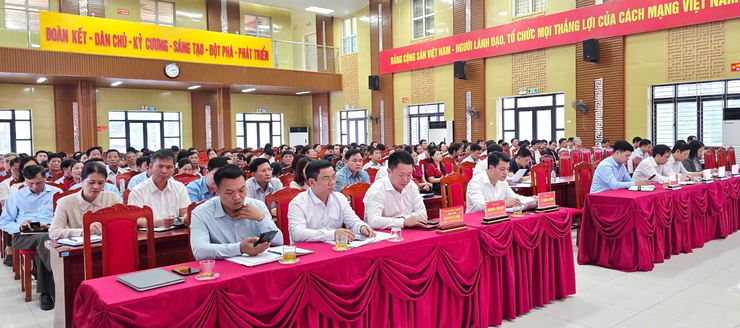 HÁT MÔN: HỘI NGHỊ GIAO BAN THƯỜNG TRỰC ĐẢNG ỦY VỚI BÍ THƯ CHI, ĐẢNG BỘ TRỰC THUỘC TRÊN ĐỊA BÀN- Ảnh 2. HÁT MÔN: HỘI NGHỊ GIAO BAN THƯỜNG TRỰC ĐẢNG ỦY VỚI BÍ THƯ CHI, ĐẢNG BỘ TRỰC THUỘC TRÊN ĐỊA BÀN- Ảnh 2.