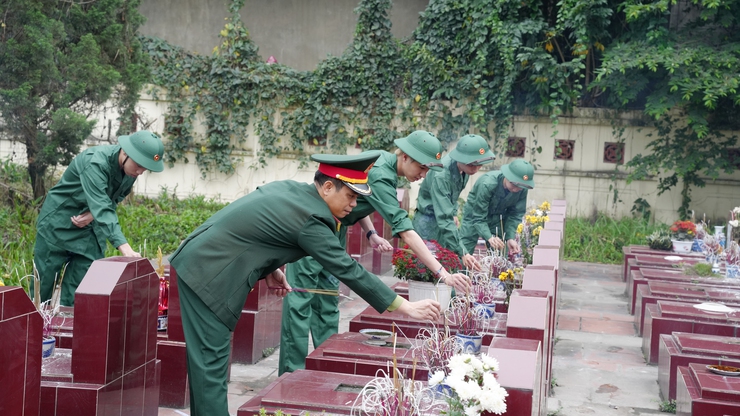 Phường Yên Nghĩa tổ chức gặp mặt thanh niên chuẩn bị lên đường nhập ngũ và quân nhân xuất ngũ năm 2026- Ảnh 9.