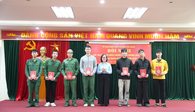 Phường Yên Nghĩa tổ chức gặp mặt thanh niên chuẩn bị lên đường nhập ngũ và quân nhân xuất ngũ năm 2026- Ảnh 4.