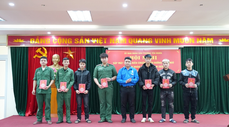 Phường Yên Nghĩa tổ chức gặp mặt thanh niên chuẩn bị lên đường nhập ngũ và quân nhân xuất ngũ năm 2026- Ảnh 6.