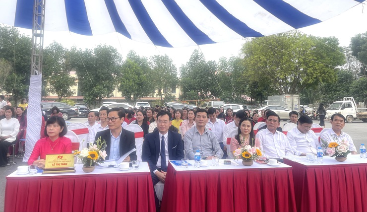 Xã Phúc Lộc gặp mặt cán bộ ngành Y tế nhân kỷ niệm 71 năm Ngày Thầy thuốc Việt Nam (27/02/1955 – 27/02/2026); Khen thưởng cá nhân, tập thể có thành tích trong công tác y tế năm 2025- Ảnh 3.