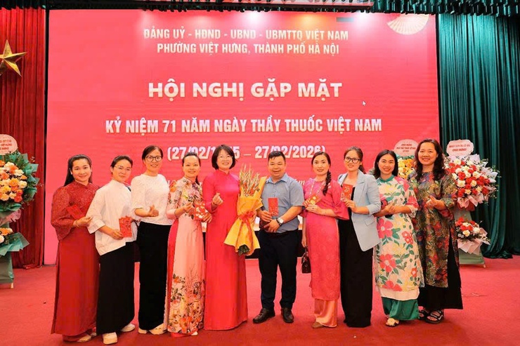 Phường Việt Hưng tổ chức Hội nghị kỷ niệm 71 năm Ngày Thầy thuốc Việt Nam (27/2/1955 – 27/2/2026)- Ảnh 20.