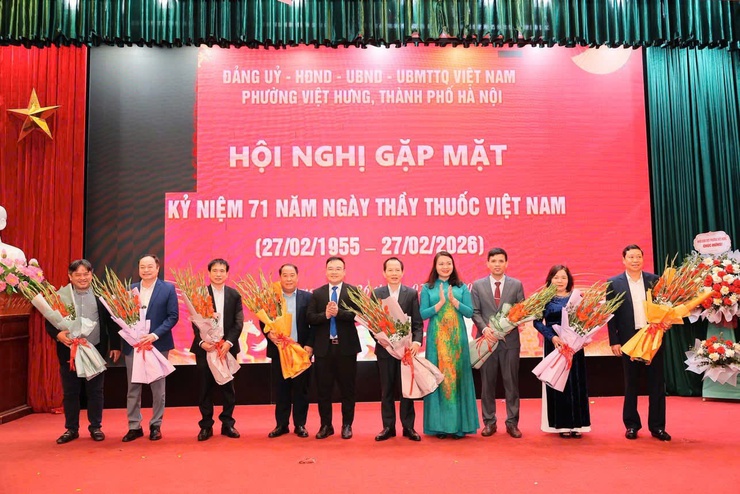 Phường Việt Hưng tổ chức Hội nghị kỷ niệm 71 năm Ngày Thầy thuốc Việt Nam (27/2/1955 – 27/2/2026)- Ảnh 7.