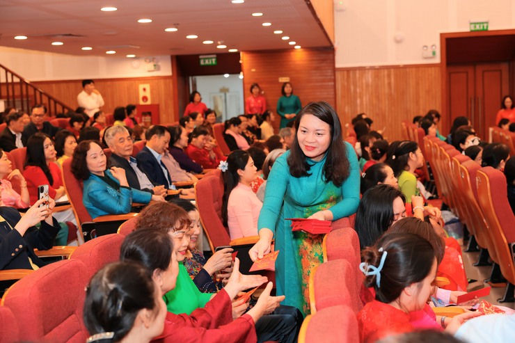 Phường Việt Hưng tổ chức Hội nghị kỷ niệm 71 năm Ngày Thầy thuốc Việt Nam (27/2/1955 – 27/2/2026)- Ảnh 13.