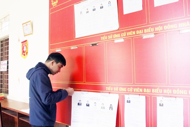 Kiểm tra Niêm yết danh sách trích ngang, tiểu sử tóm tắt người ứng cử Đại biểu Quốc hội và Đại biểu HĐND các cấp nhiệm kỳ 2026–2031- Ảnh 2.