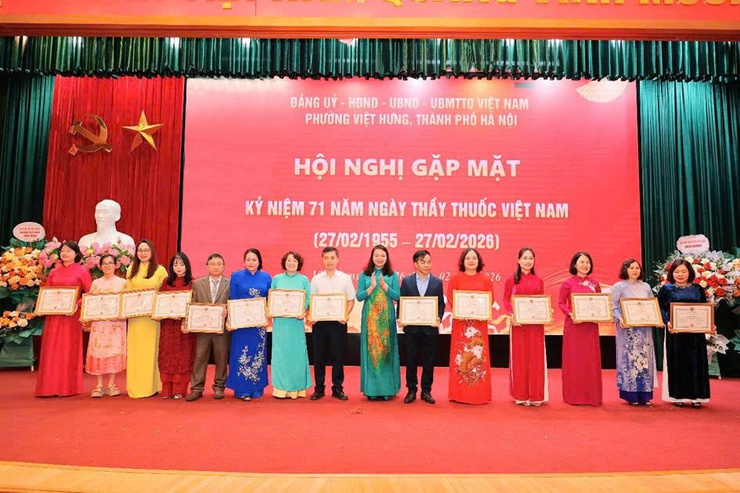 Phường Việt Hưng tổ chức Hội nghị kỷ niệm 71 năm Ngày Thầy thuốc Việt Nam (27/2/1955 – 27/2/2026)- Ảnh 10.