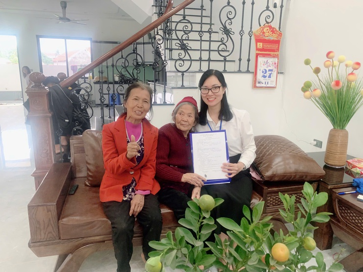 Bảo đảm quyền lợi an sinh cho hai cụ bà trăm tuổi tại xã Chương Dương- Ảnh 1.