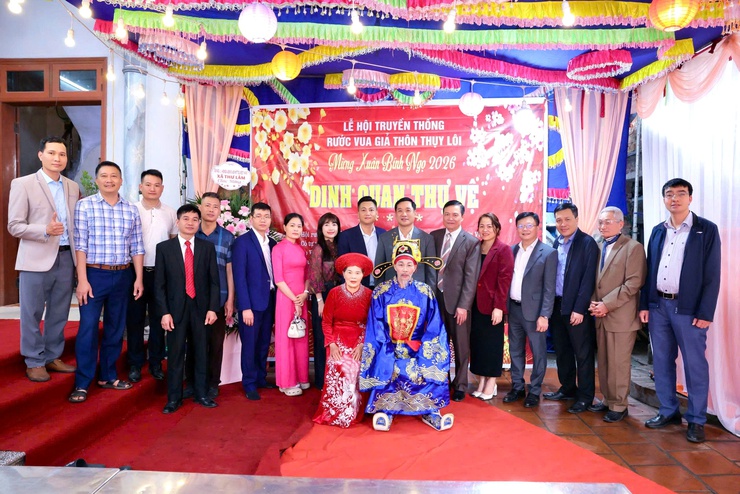 XÃ THƯ LÂM THĂM, CHÚC MỪNG CÁC CỤ CAO NIÊN ĐƯỢC TÍN NHIỆM ĐẢM NHIỆM ĐÓNG VUA, CHÚA, QUAN TRONG NGHI LỄ RƯỚC VUA TRUYỀN THỐNG TẠI LỄ HỘI ĐỀN SÁI XUÂN BÍNH NGỌ NĂM 2026
- Ảnh 6.