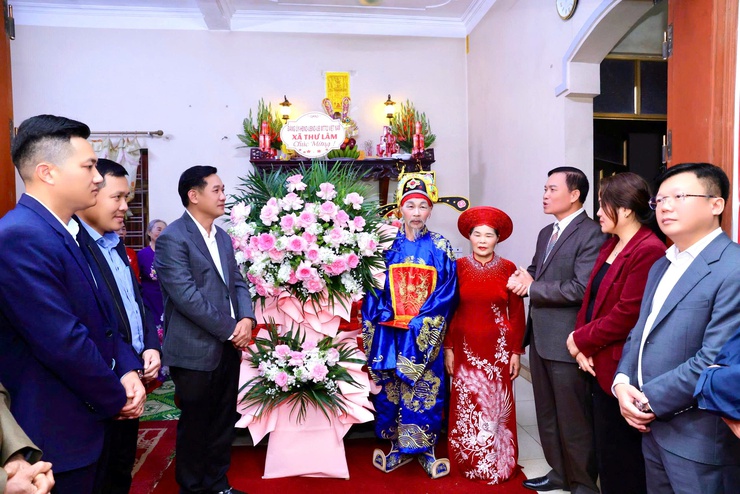 XÃ THƯ LÂM THĂM, CHÚC MỪNG CÁC CỤ CAO NIÊN ĐƯỢC TÍN NHIỆM ĐẢM NHIỆM ĐÓNG VUA, CHÚA, QUAN TRONG NGHI LỄ RƯỚC VUA TRUYỀN THỐNG TẠI LỄ HỘI ĐỀN SÁI XUÂN BÍNH NGỌ NĂM 2026
- Ảnh 7.